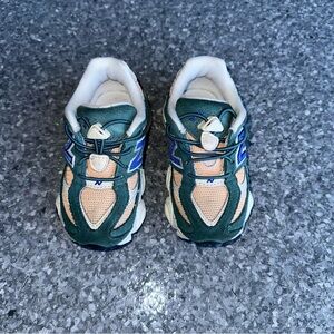 New Balance Kids' Green and Blue Sneakers